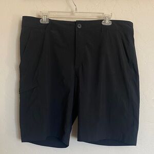 Columbia Men's Black Cargo Shorts Button Pockets Flat Front Outdoor